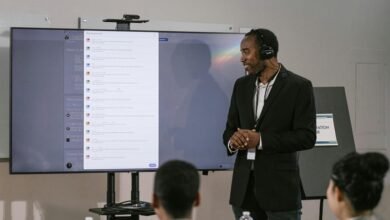 identifying online target audience